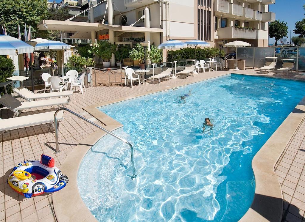 Hotel Aragosta Rimini Exterior photo